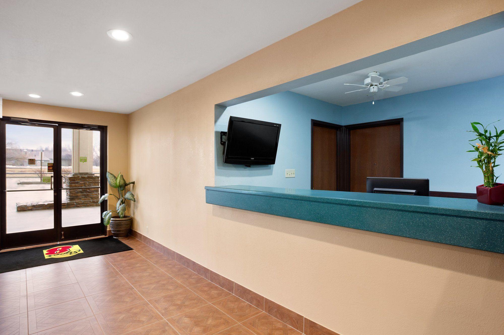 Super 8 By Wyndham Eddyville/Kuttawa Bagian luar foto